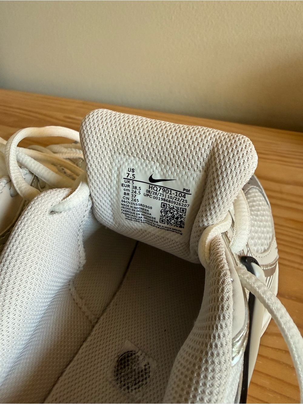 Nike - Picture 5 of 6
